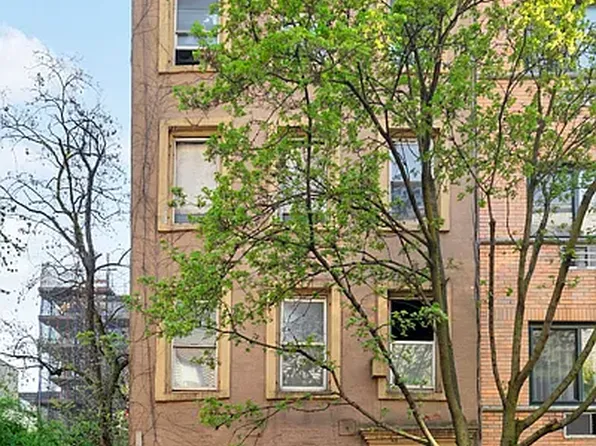 356 E 8th St, New York, NY 10009