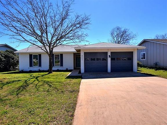 3rd image of 807 Chisholm Valley Dr