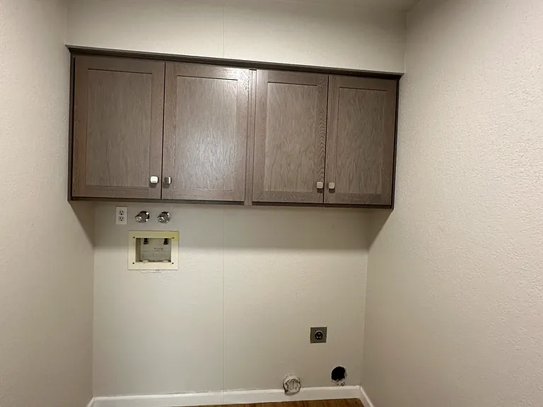 2876 Saratoga Ave — Photo 11