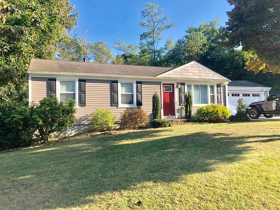 1st image of 24 Tanglewood Dr