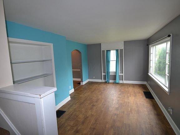 3rd image of 2892 Columbus St
