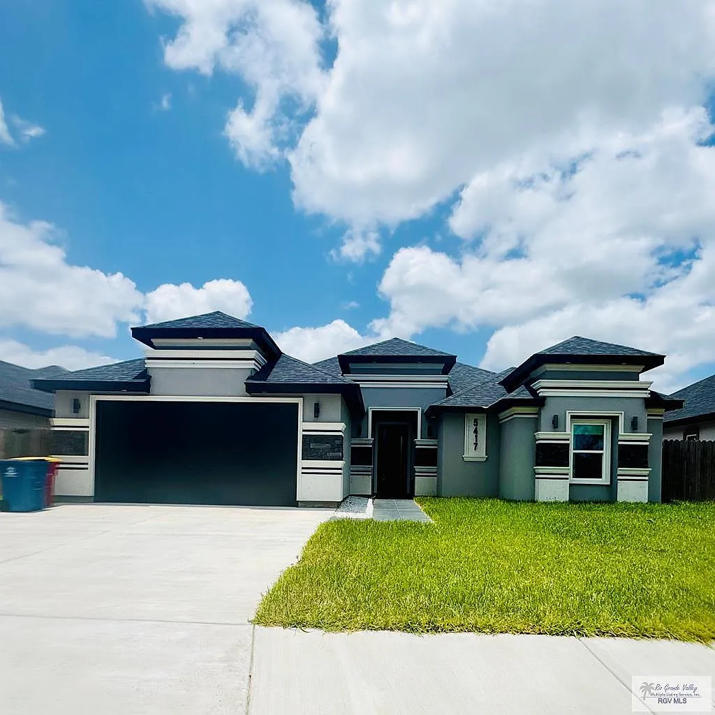 3 bed, 2.5 bath, 1817 sqft, $2,800 — Photo 1