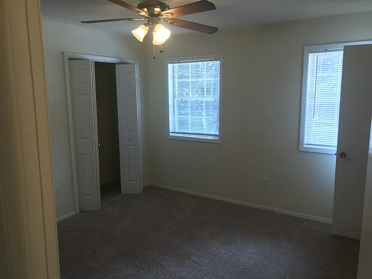 2316 Highpoint Rd SW — Photo 2