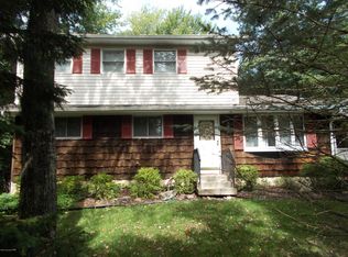 1090 Salamanca Dr, Tobyhanna, PA