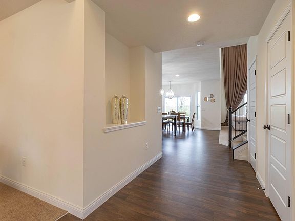 4th image of 9142 W Meadow Dr