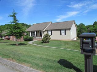 1518 Boardwalk Cir, Morristown, TN 37814