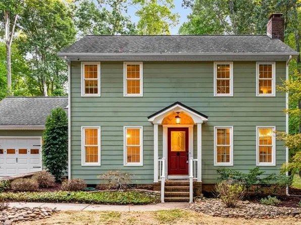 2717 Oak Hollow Dr, Asheboro, NC 27205