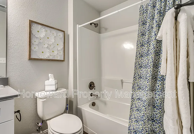 829 Juno Ln — Photo 36