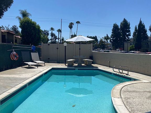 4th image of 390 S Mollison Ave #26