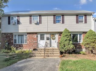37 Warebrook Vlg, Ware, MA 01082