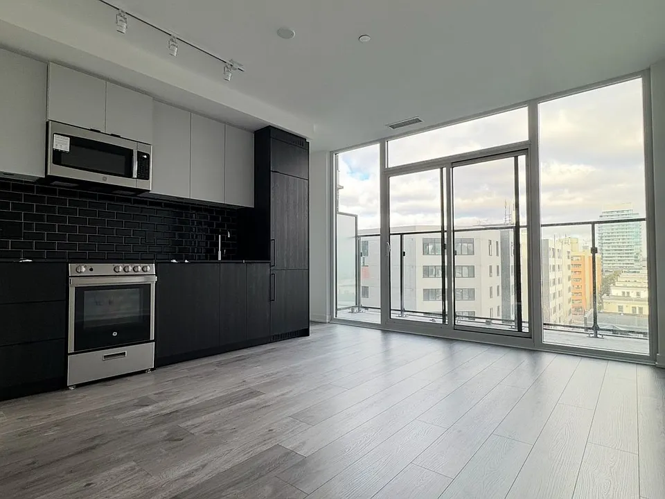 285 Dufferin St #504