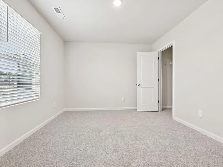 1041 Saint Lawrence Dr — Photo 25