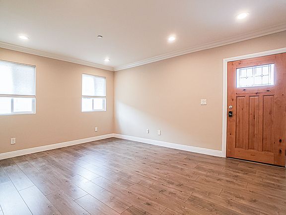 3rd image of 965 N Wilton Pl #965
