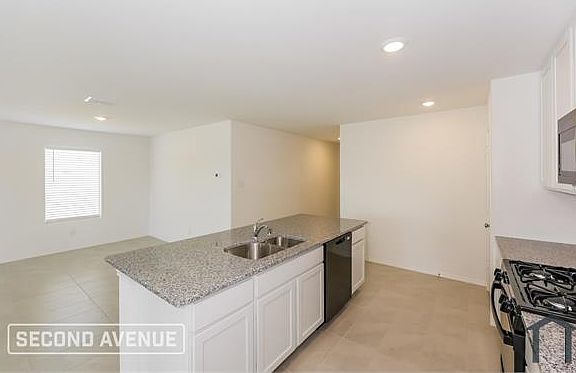 5th image of 1853 Lotus St