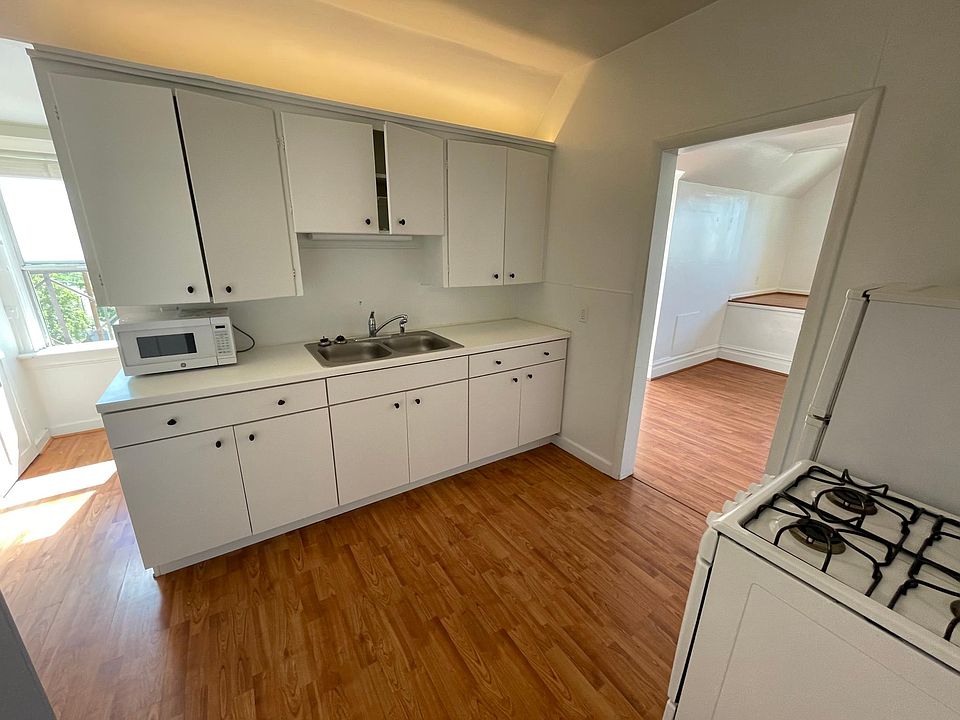 1st image of 204 N State St #7