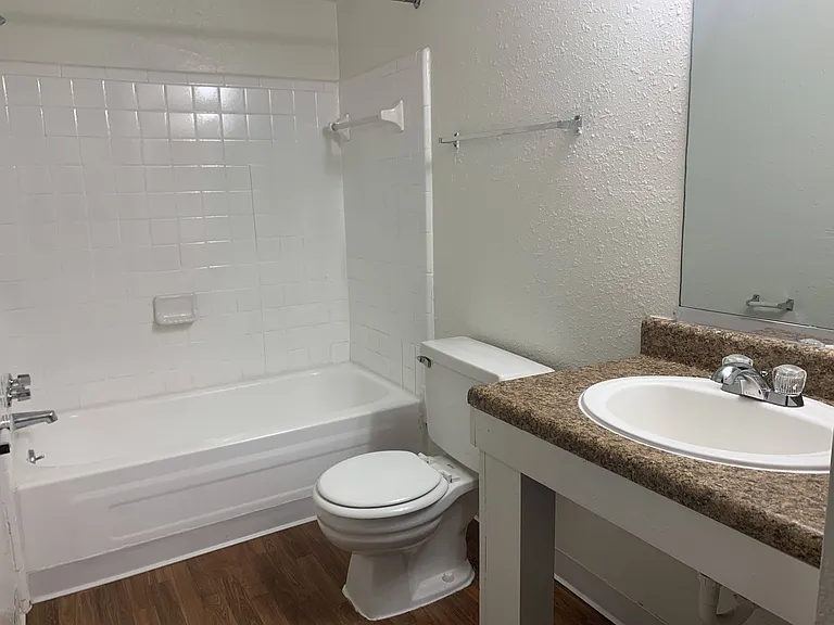 Windsor Place Apartments — Photo 133