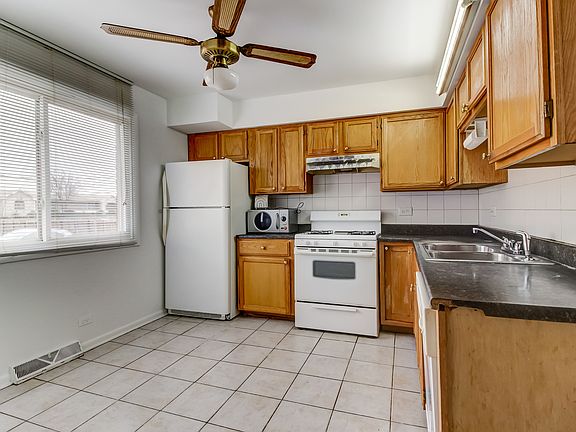 5th image of 8669 Josephine Ln APT F