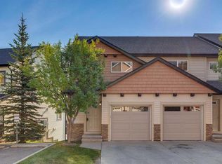 123 Pantego Ln NW, Calgary, AB T3K0T1