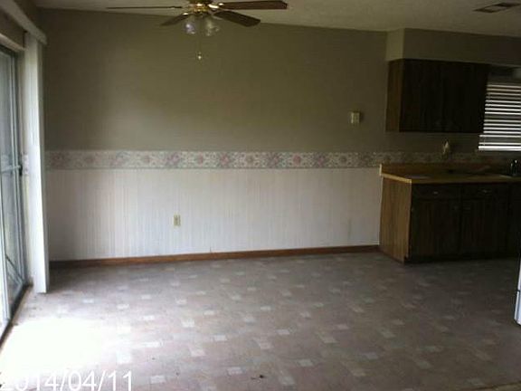 3rd image of 1901 W Frisco Dr