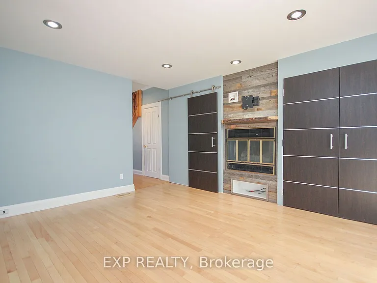 114 Sweetland Ave — Photo 8
