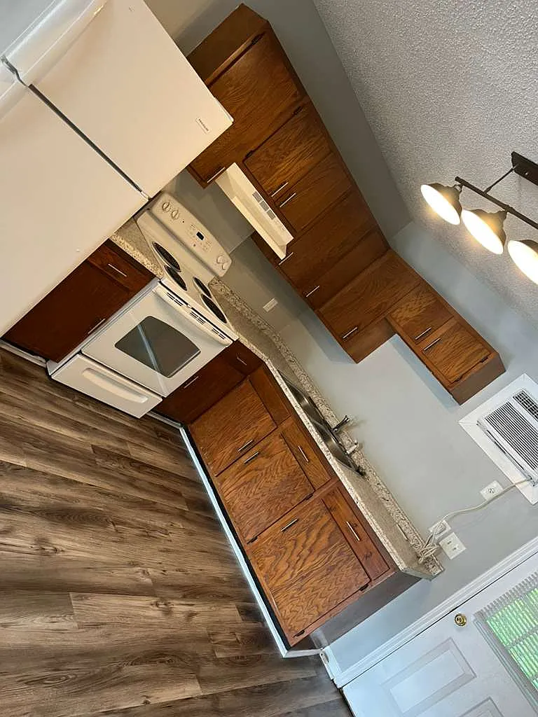 Mallard Trail Apartments - 211 Unit B4 — Photo 2
