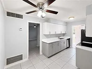 1001 SW 74th Ave — Photo 1