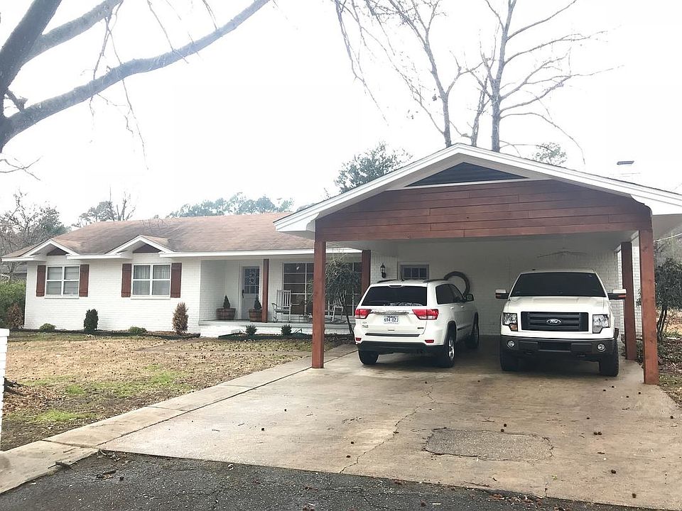 1st image of 300 S Waco Ave