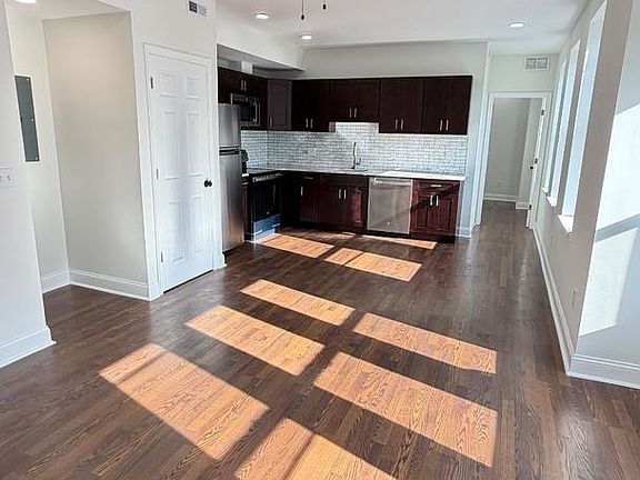 4th image of 3523 Jasper St