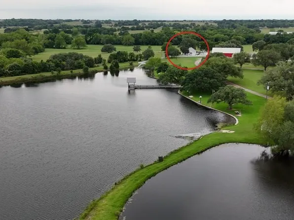 5006 E Blaschke Rd, Schulenburg, TX 78956