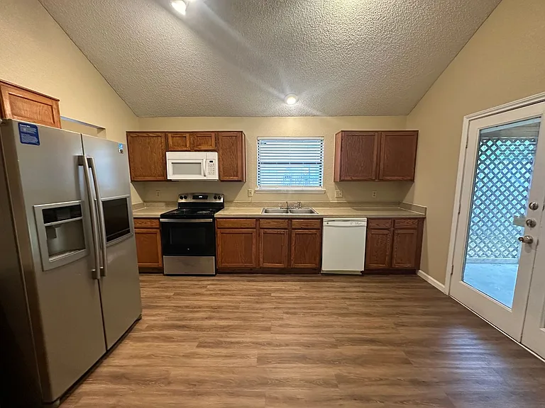 6416 Brookhaven Trl — Photo 13