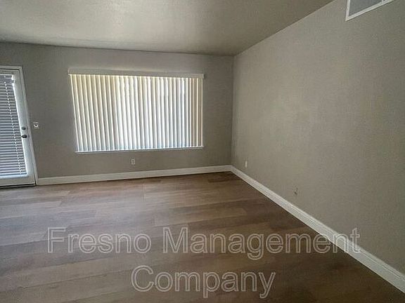 5th image of 1359 W Norwich Ave #102