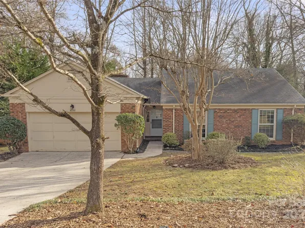 9232 Sardis Forest Dr, Charlotte, NC 28270