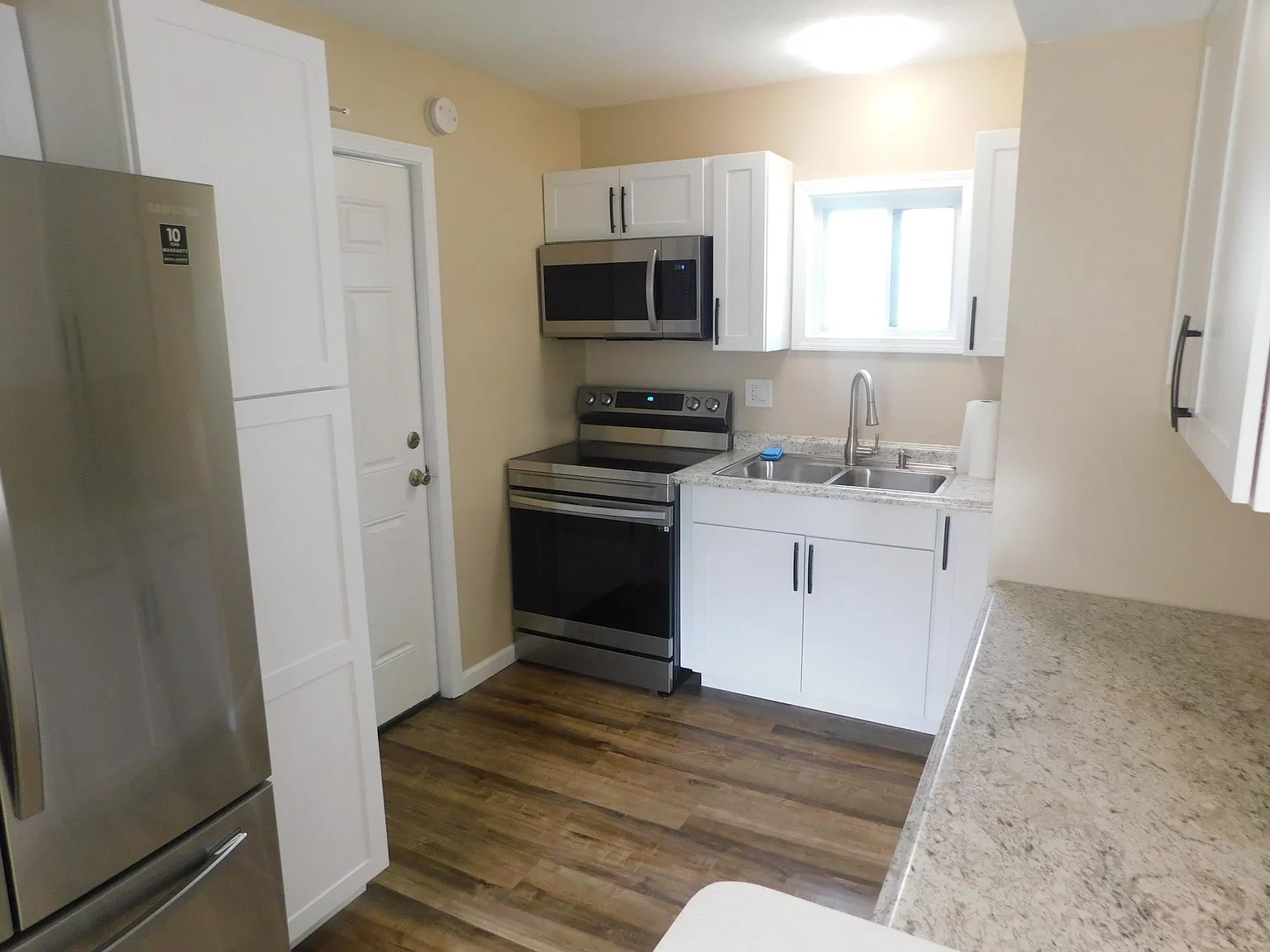 4 bed, 1.5 bath, 1173 sqft, $1,300 — Photo 3