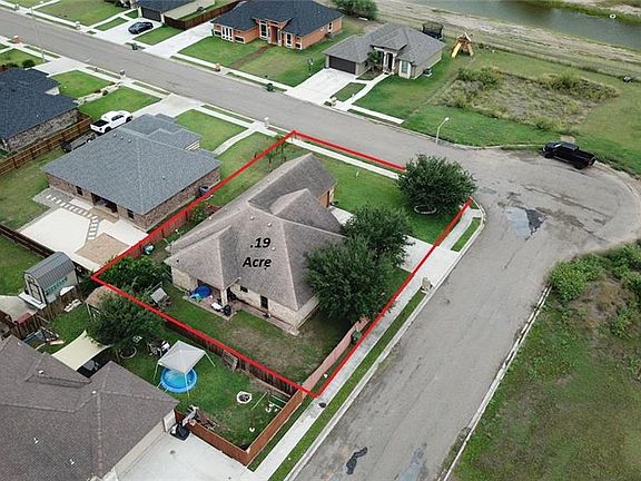 3rd image of 3112 Brush Dr