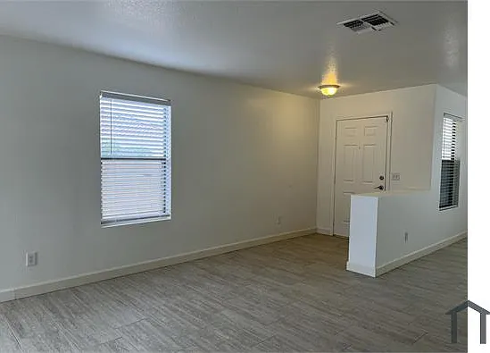 2403 E Palm Beach Dr — Photo 19