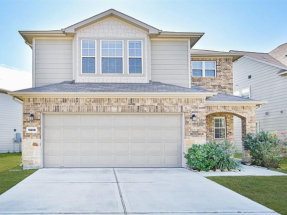 2nd image of 15819 Sunny Stone Dr