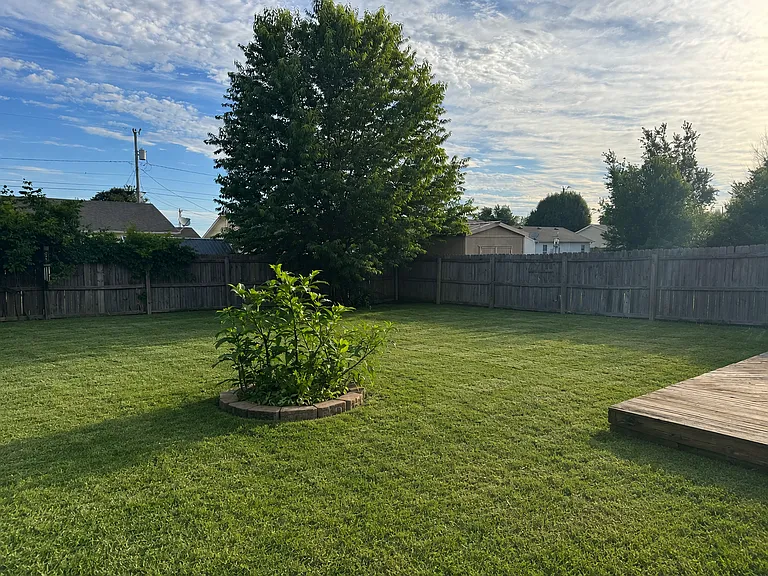 1108 Keith Ave — Photo 3
