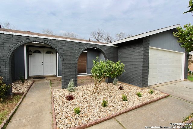 1st image of 957 Hayloft Ln