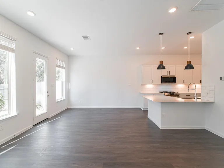 670 Royal Arch Dr — Photo 8