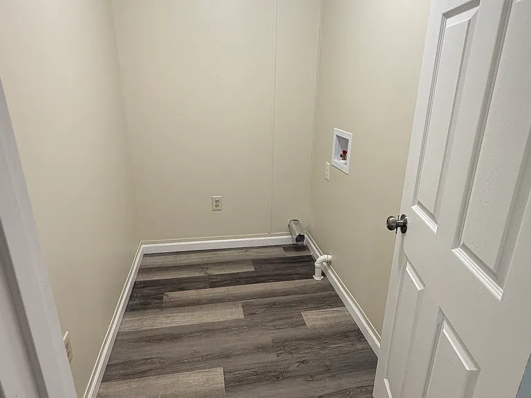 551 N Lee Ave — Photo 13
