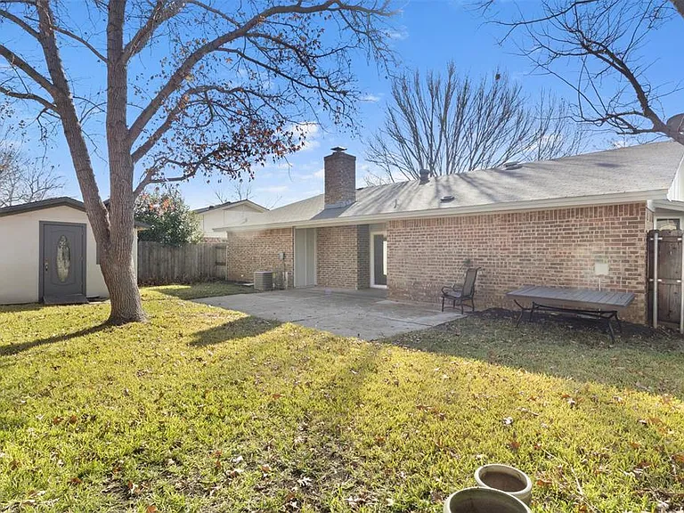 807 Salem Dr — Photo 16