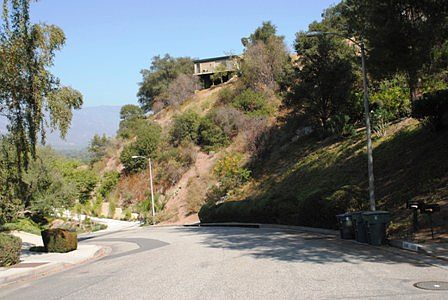 2nd image of 1040 Linda Glen Dr