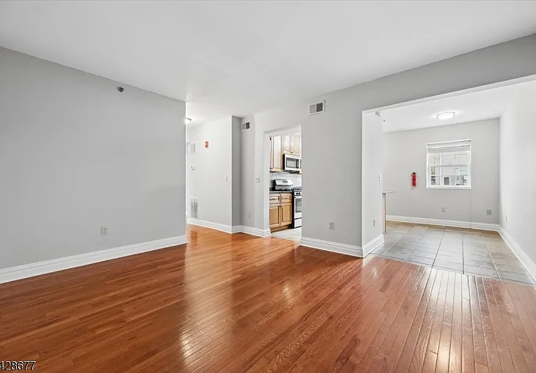 28 W Main St #2D — Photo 3