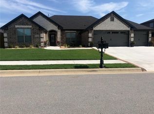 520 Chaparral St, Centerton, AR 72719