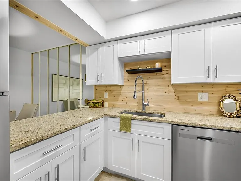 2900 Lichen Ln #B — Photo 7