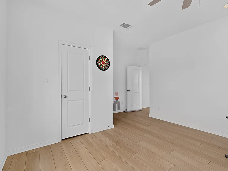 1900 Vinaros Ct — Photo 14
