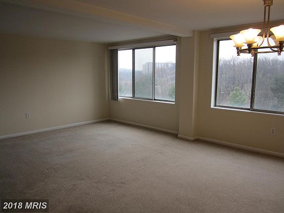 5th image of 10201 Grosvenor Pl APT 1125
