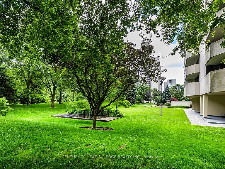 75 Wynford Heights Cres #1708 — Photo 4