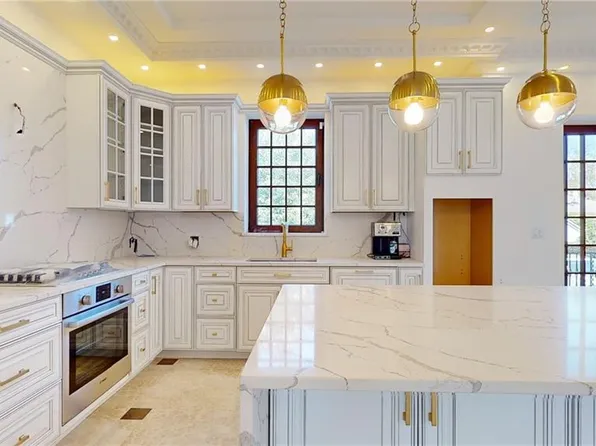 2317 East 63rd Street image 14 of 33