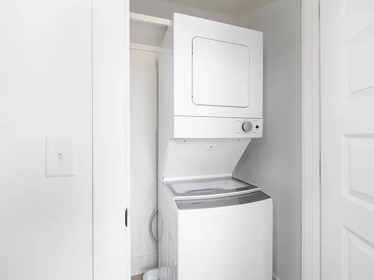 326 E Trinity Ln #C — Photo 10
